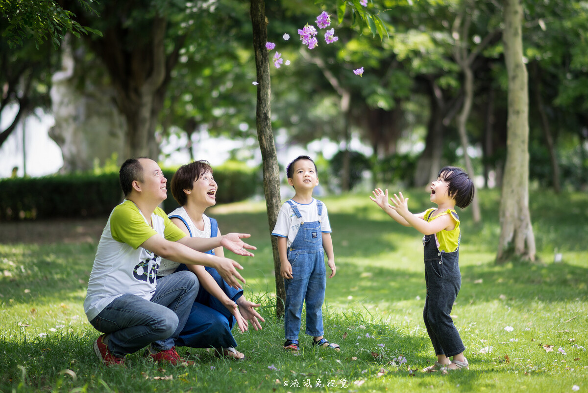 唱歌;健身;散步;呼吸訓(xùn)練;肺功能檢測(cè)儀;呼吸訓(xùn)練器;康復(fù)